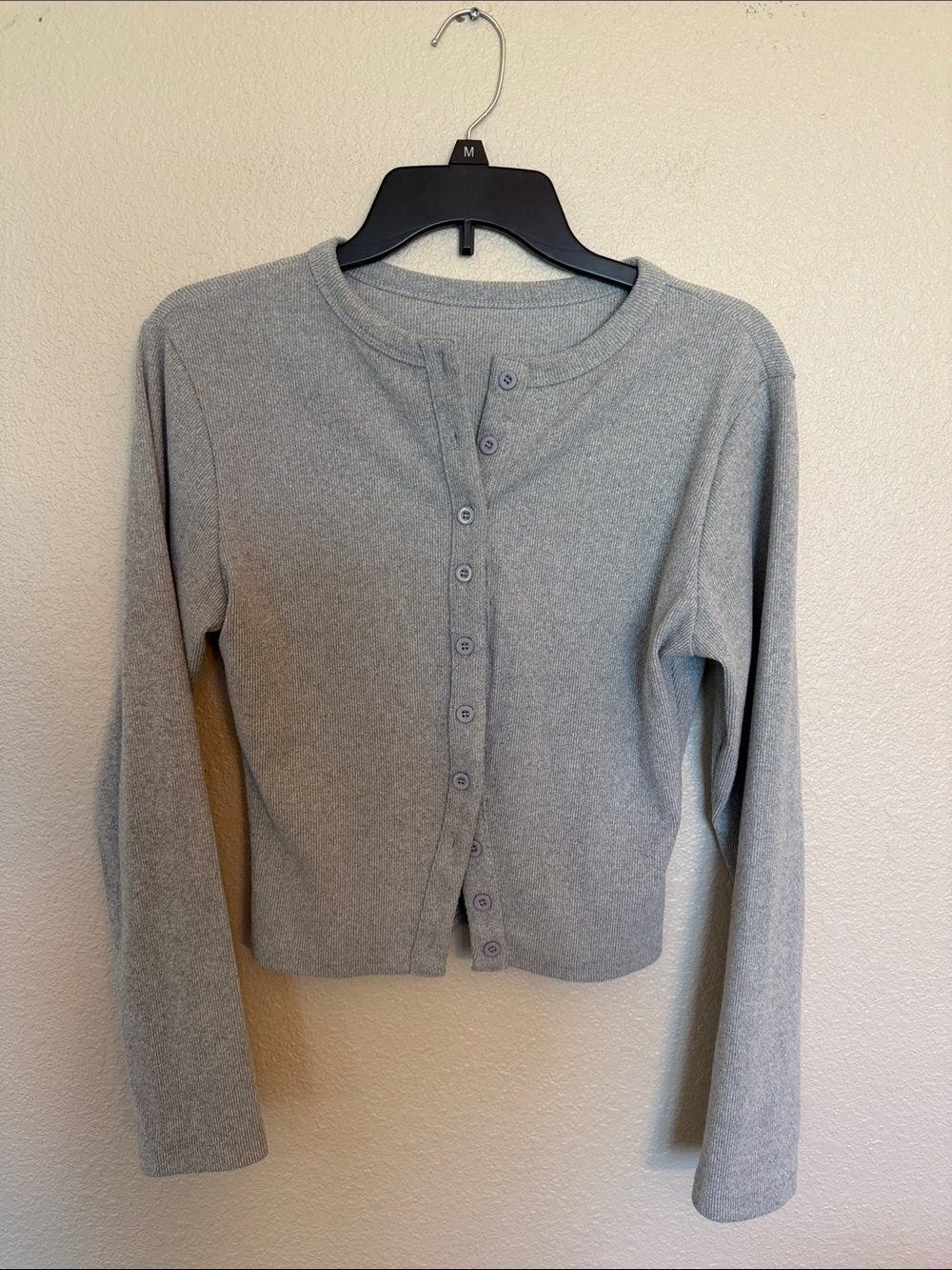 Gray Women's Button-Front Cropped Shirt